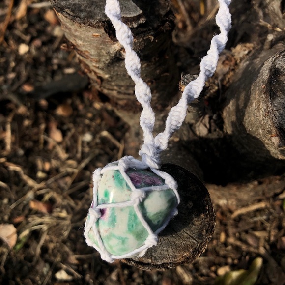 Ruby Fucshite Macrame Necklace - Picture 2 of 7